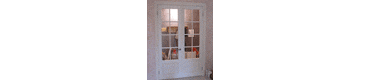 Фото двустворчатой двери из массива сосны КЛАССИКА со стеклом. В белом цвете.
