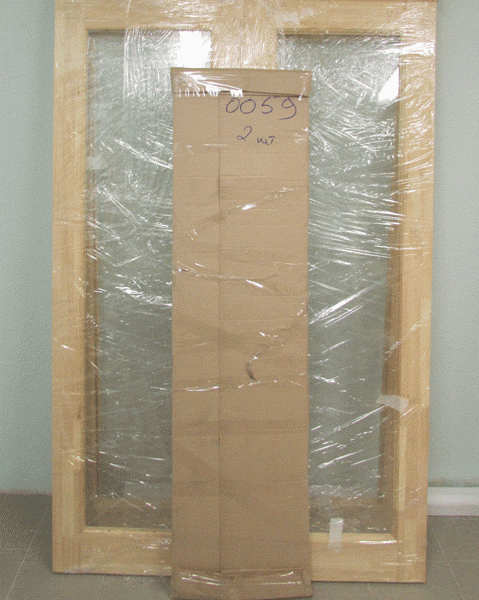 В дверь можно установить однокамерный стеклопакет толщиной 18 мм. Стеклопакет можно сделать любой, что расширяет возможности двери.