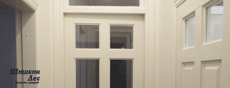 Двери из массива сосны покрашены в белый цвет. Установлены в квартире старого фонда. 